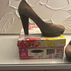 Vintage Suede Pumps