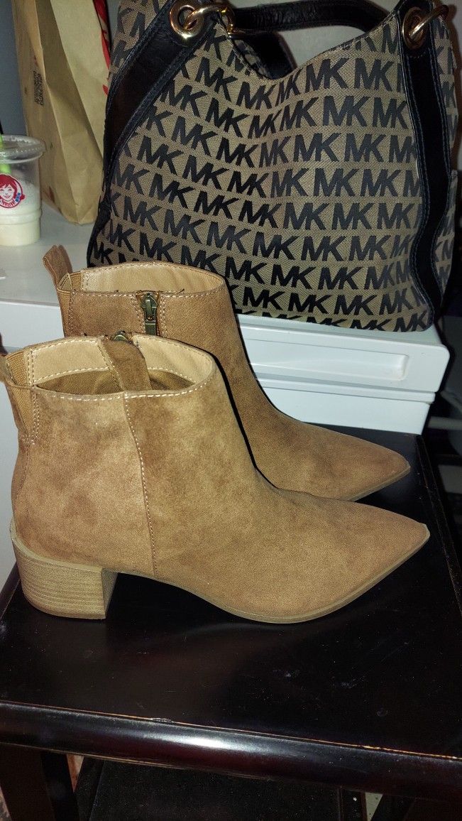 FAUX SUEDE SEXY BOOT(IES)👢 👢
