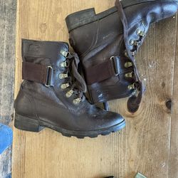 Sorel Leather Boots Size 4 Big Girl /woman