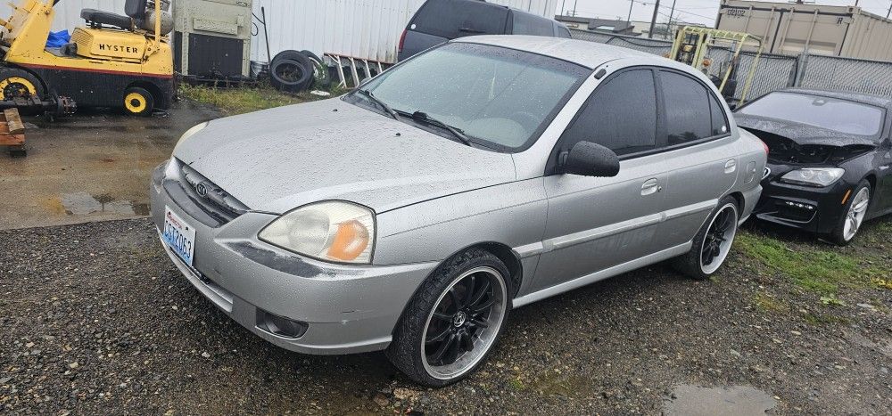 2003 Kia Rio 4 Door for Sale in Enumclaw, WA - OfferUp