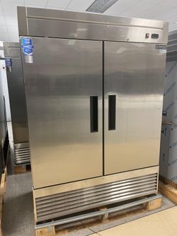 Double door reach-in cooler