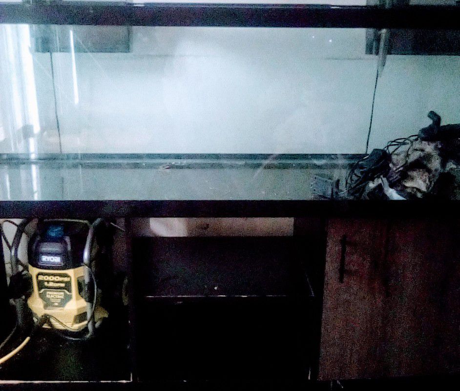 125 Gallon Aquarium With Two Frugal Filters In Perfect Working Condition Noah No