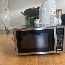 Farberware Microwave - Clean - Works Perfect