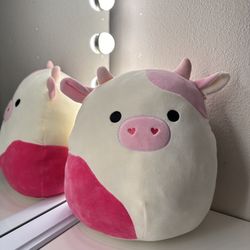 plushie lot , squishmallow plushies