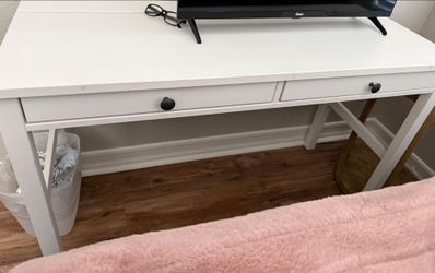 Hemnes IKEA double drawer desk