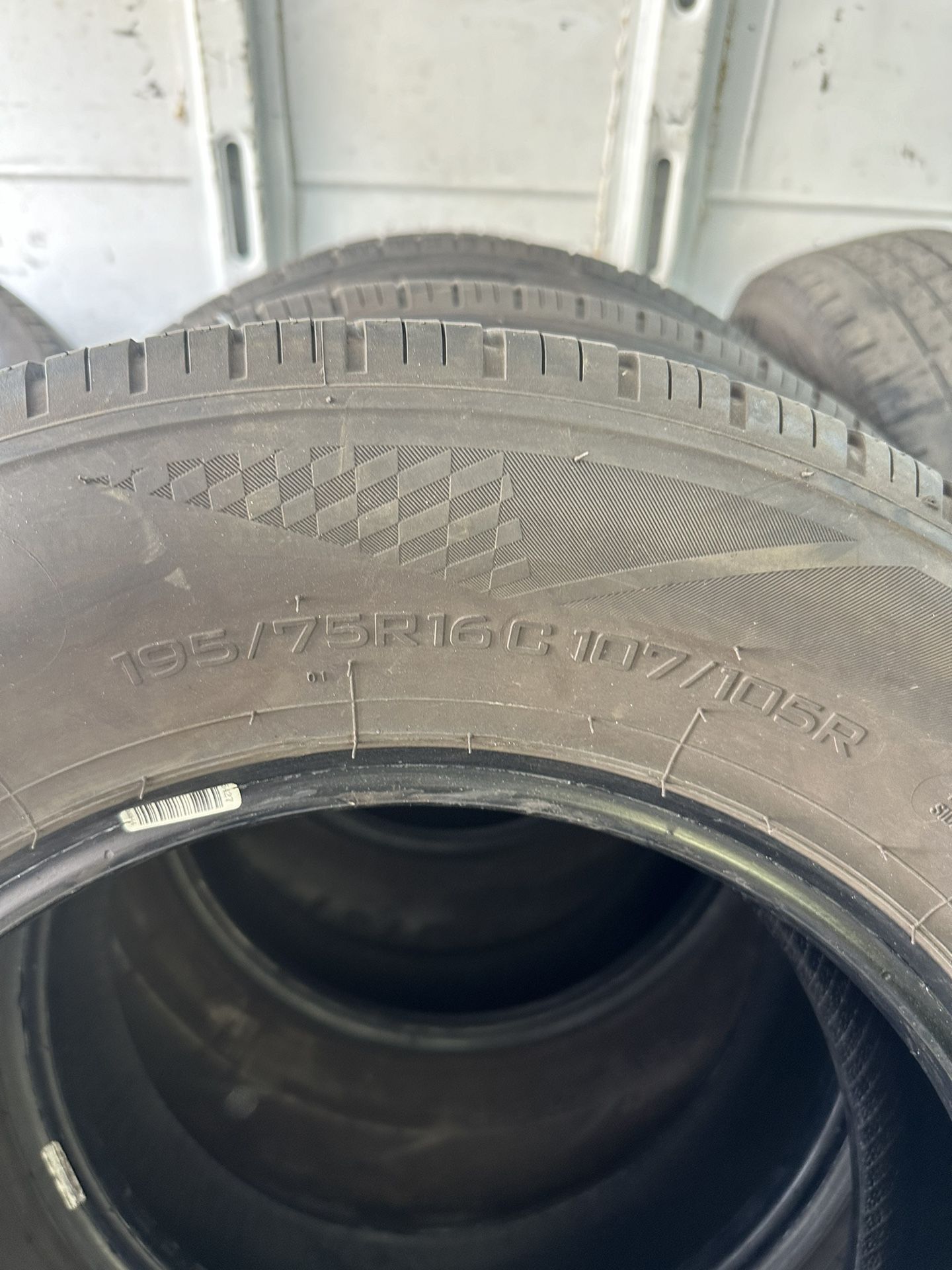 USE TIRE 195/75/16C
