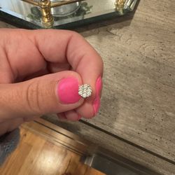 Single Diamond Earring 