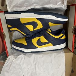 Nike Dunk Low Michigan