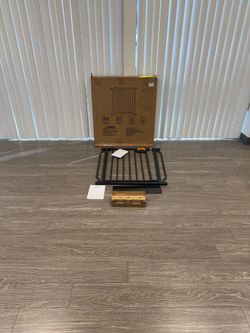 $25 #2756 (30” Tall X 29-32” Wide) Safety gate for baby toddler or dog / locking gate / easy install