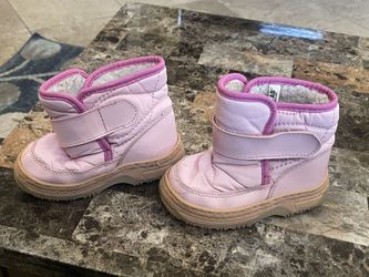 Toddler Baby Girl Pink Snow boots, size 9 Sherpa Lined
