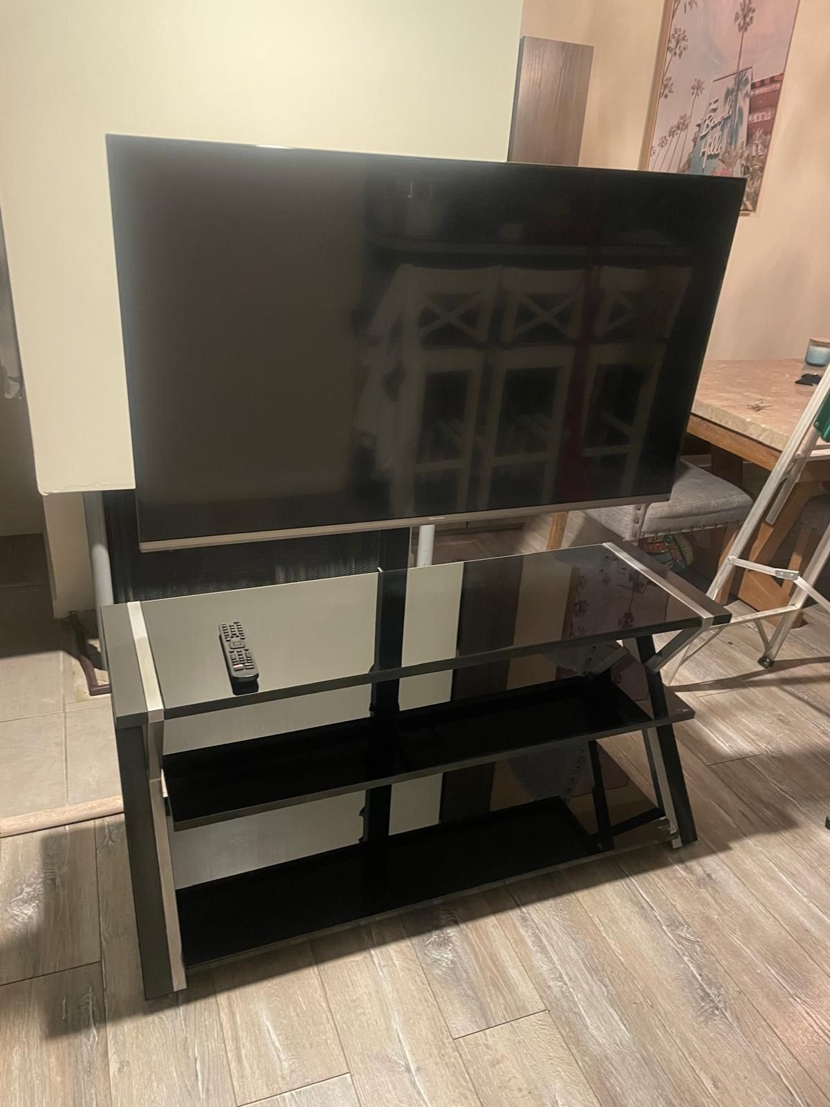 Hisene TV & TV Stand