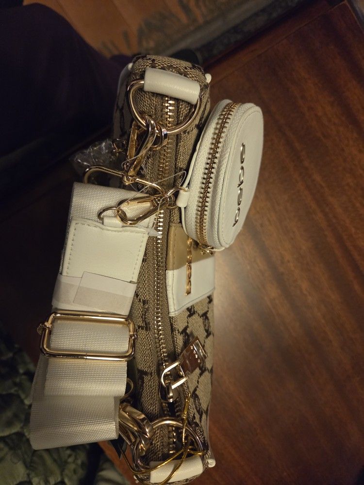 CROSSBODY PURSE BY BEBE