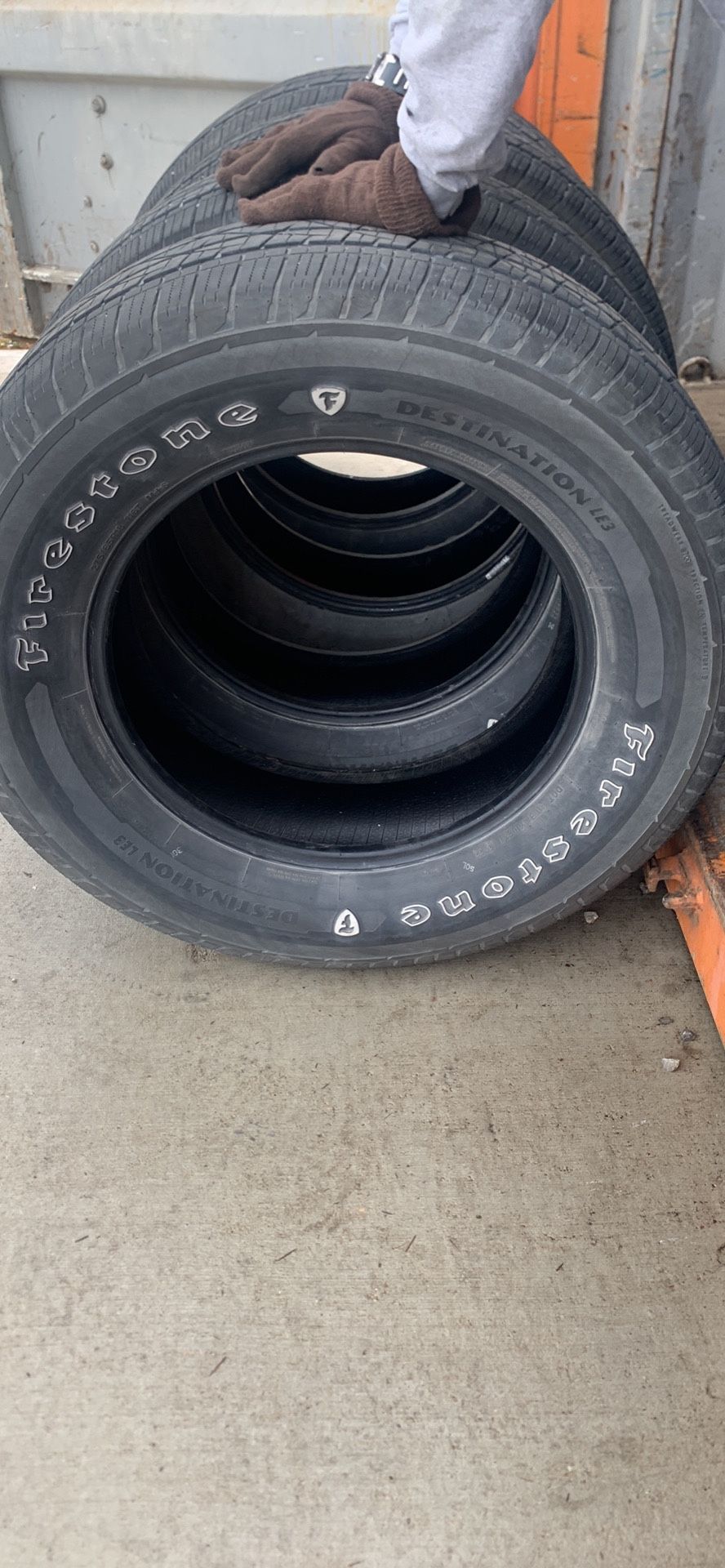 275/65R18 (4 Tires)