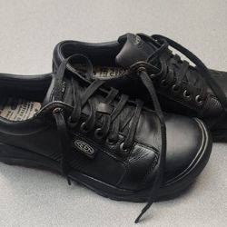 Men's Size 10.5 Keen Men's Austin Hiking Shoes - Soft Toe - Preowwn. 