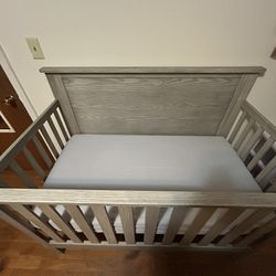 Baby crib And the frame