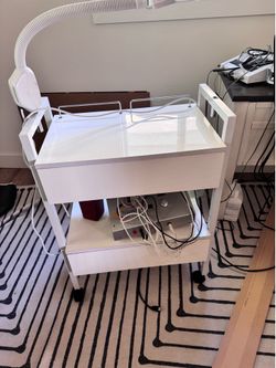 Esthetic rolling cart
