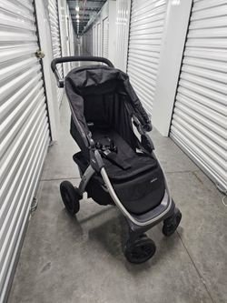 Chicco Bravo 3-in-1 Quick-Fold Trio Travel System - Camden