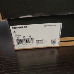 NEW Converse Sz 4 Volt Junior/Kids