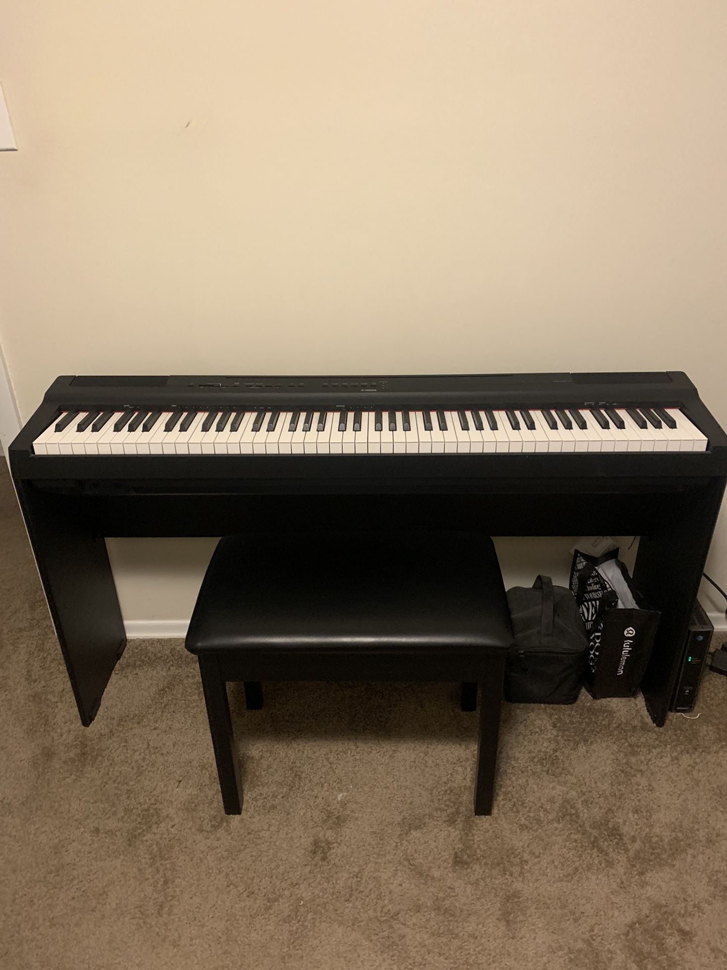 Yamaha P-125B Piano