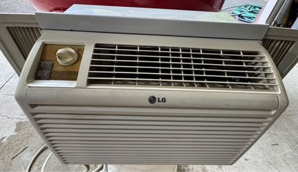 LG  5000BTU Window Air Conditioner