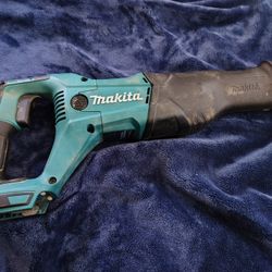 The Makita LXT 18v Reciprocating Saw 