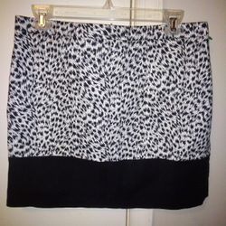 Beautiful Ladies Size 8 Michael Kors Skirt