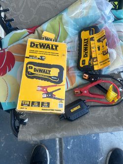 DeWalt DXAELJ16 1600 Peak Amp Jump Starter - Powerful Portable Boost