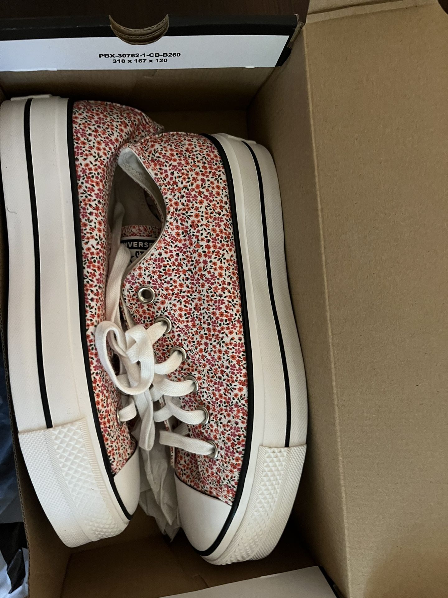 Floral Converse