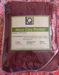 BRAND NEW Living Quarters Micro Cozy Blanket King Size