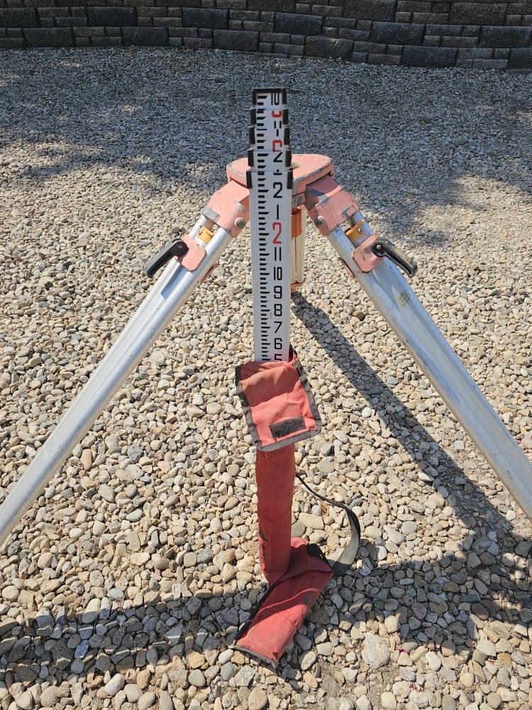  Grade Rod Pro Fiberglass, And Pro Tri Pod 
