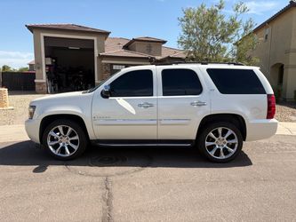 Chevrolet Tahoe LTZ 4x4 loaded super clean
