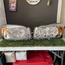 Toyota RAV4 headlights assembly