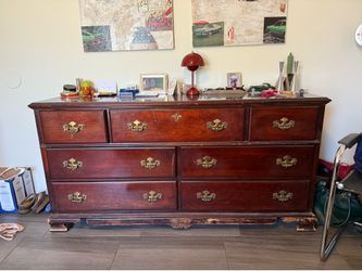 Dresser Set