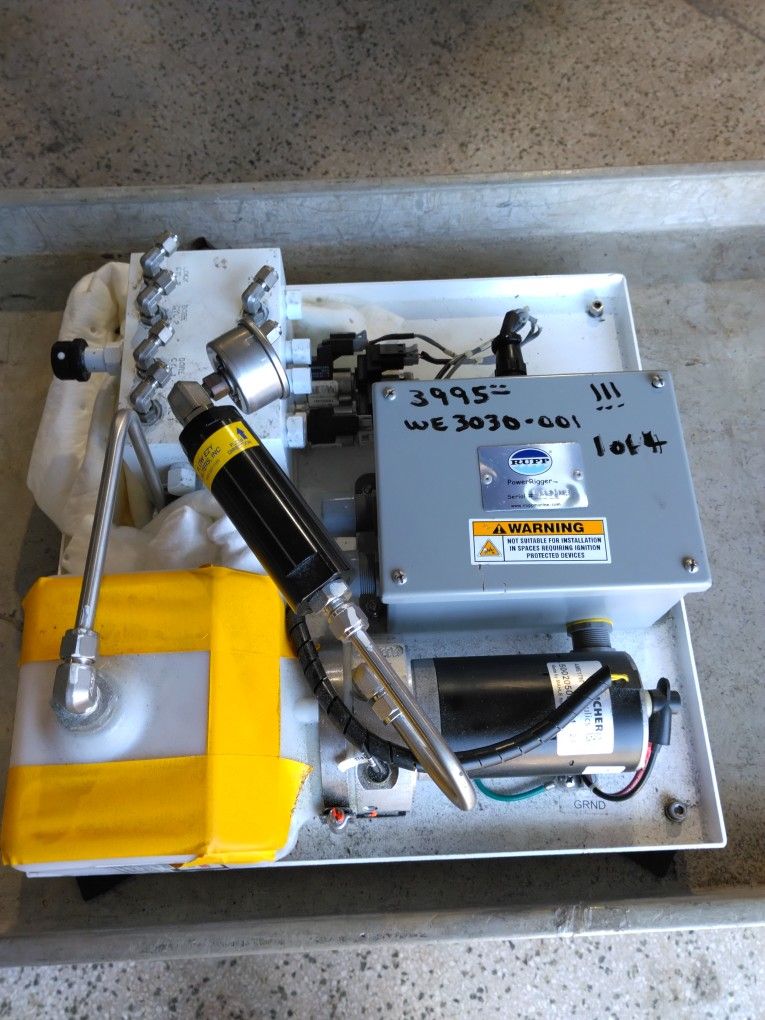 WE3030-001 Marine PowerRigger Hydraulic outrigger Control System With Hydraulic Rams