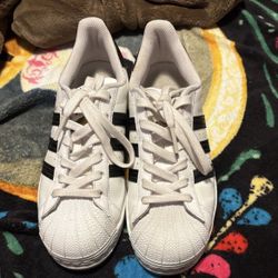 Adidas superstar black and white 