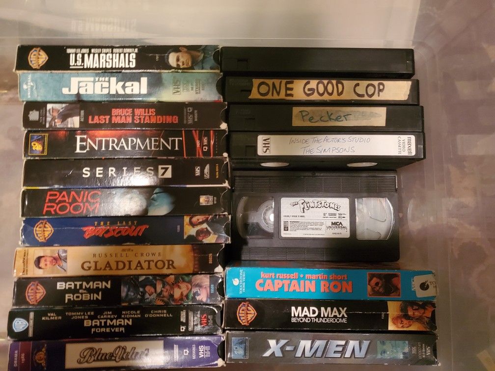 19 Assorted VHS 📼 Tapes
