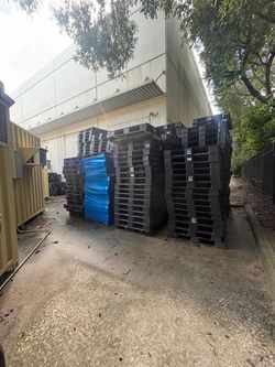 Plastic pallets