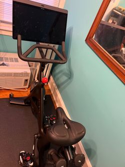 Like-New 2023 Peloton Bike Plus, ~40 Rides, Philadelphia