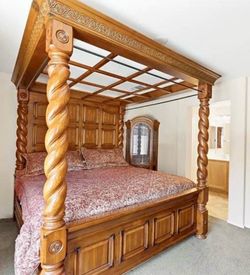 Michael Amini King / Cali King Canopy Bed - Free Delivery