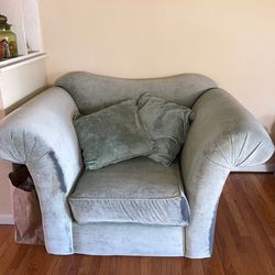 FREE ARM CHAIR
