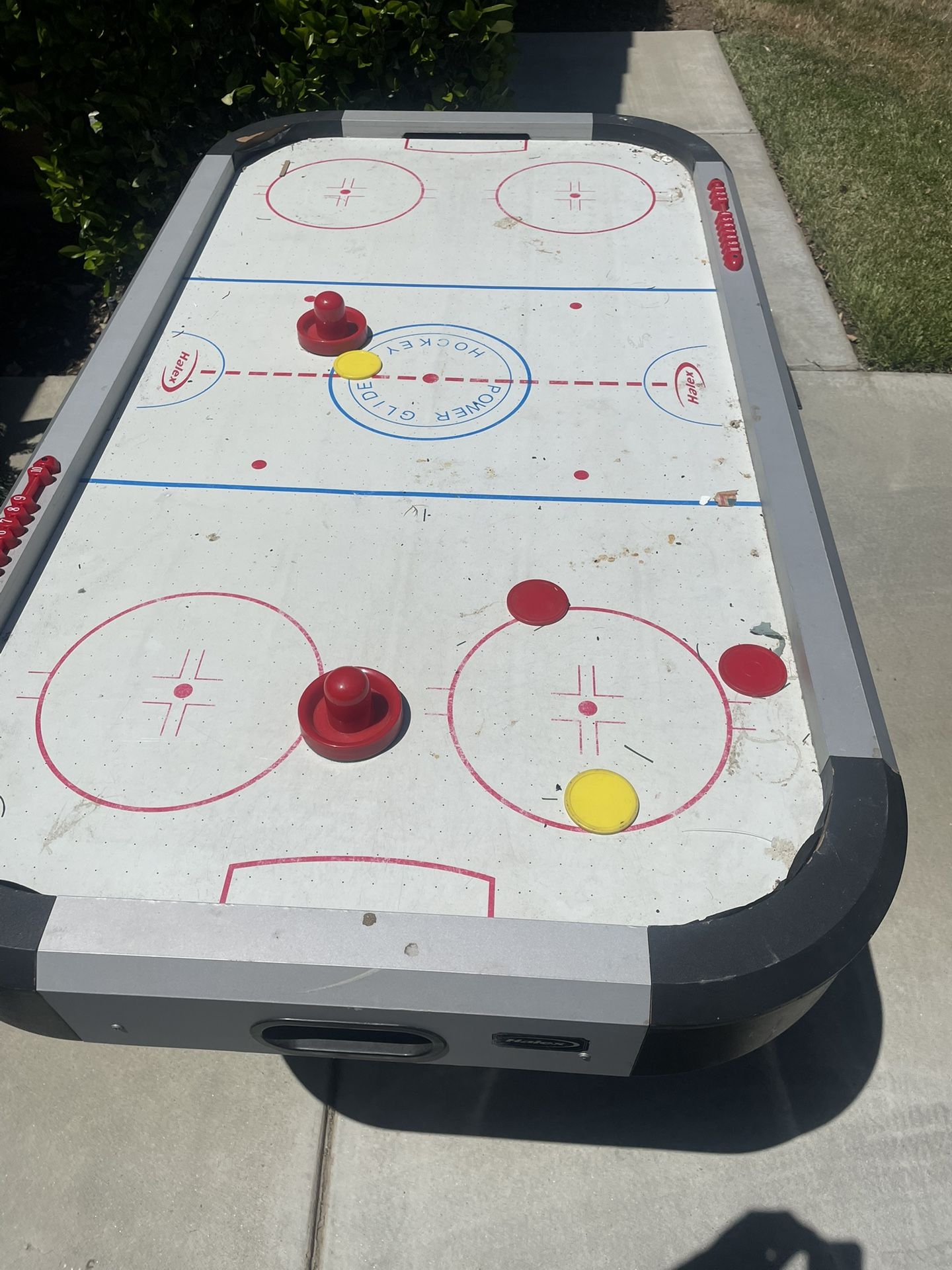 Air Hockey Table