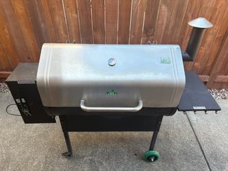 Green Mountain Jim Bowie Smoker Grill