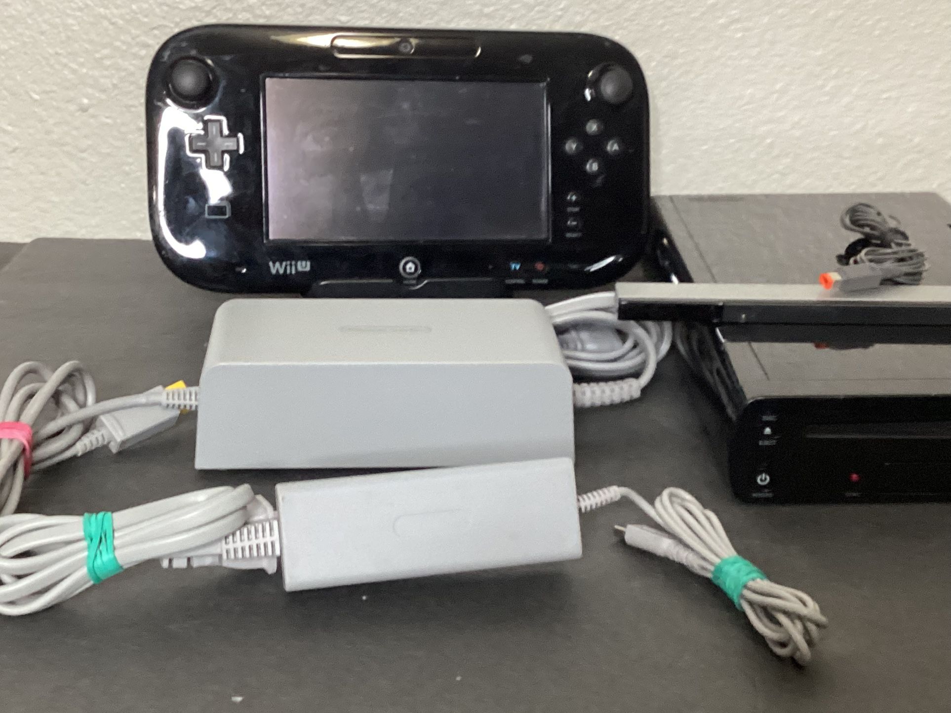 Nintendo Wii U  Console And Pad 