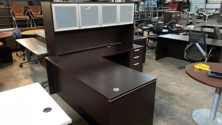L shaped desk with hutch
