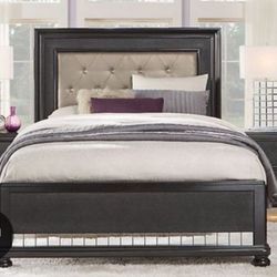***SOFIA VERGARA QUEEN SIZE BED SET WITH 2 SIDE TABLES***