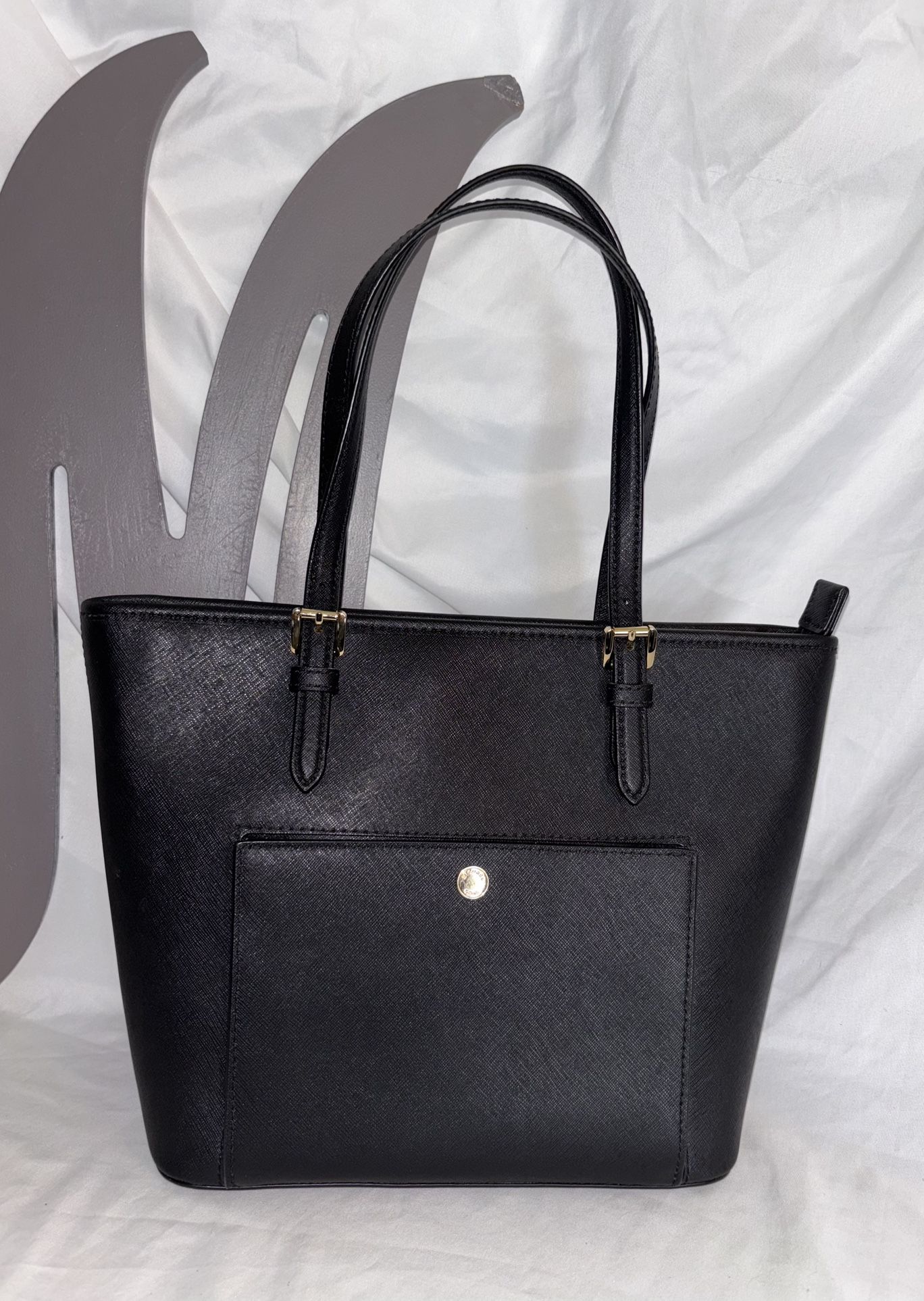 *MICHAEL KORS* NWOT Black leather tote bag with gold hardware & front pocket.