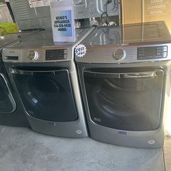 FRONT LOAD MAYTAG WASHER AND GAS DRYER SET