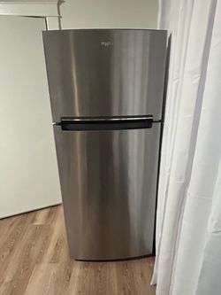 Whirlpool Stainless Steel Top-Freezer Refrigerator