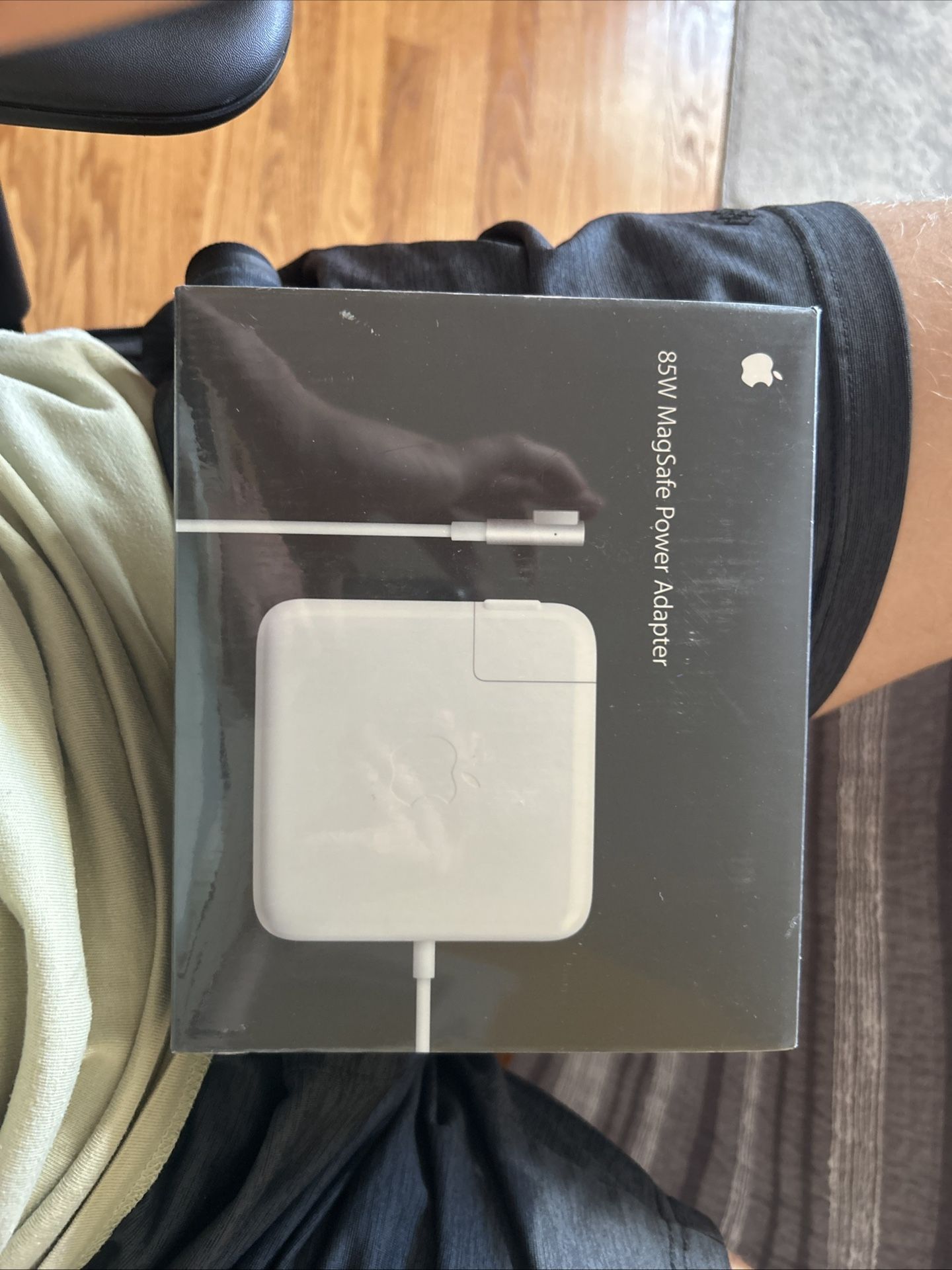 85 W MacBook Charger