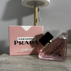 Prada Paradoxe Virtual Flower